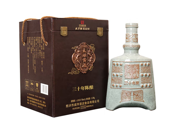 闲置咸亨酒店太雕黄酒回收太雕三十年陈酿绍兴黄酒1.5kg礼盒装行情价格