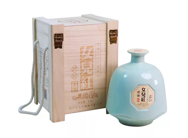闲置回收绍兴女儿红黄酒醇酿花雕酒木质礼盒2.5L坛装黄酒行情价格